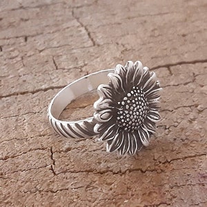Sterling silver sunflower ring
