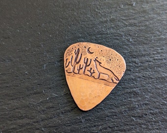 Coyote copper guitar pick and hammered texture to improve grip - playable copper plectrum