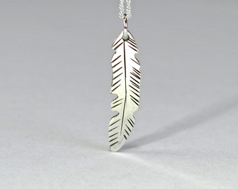 Dainty Feather necklace in solid 925 sterling silver