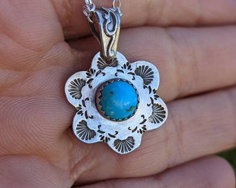 Sterling silver stamped charm with Kingman mine Turquoise - 8 mm turquoise - small flower charm