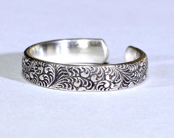 Wildflowers Sterling Silver Toe Ring with Patina in a Swirling Leafscape – Solid 925 TR7301