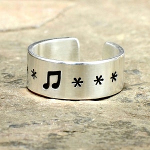Sterling silver musical toe ring hand stamped with music notes - Solid 925 TR707