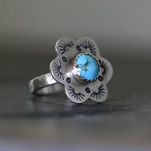 Sterling silver flower ring with turquoise - southwestern style ring with hand stamped pattern