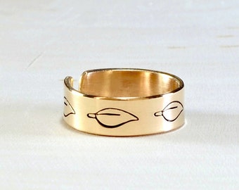 Toe ring handmade in solid 14K yellow gold with leaf design - TR919