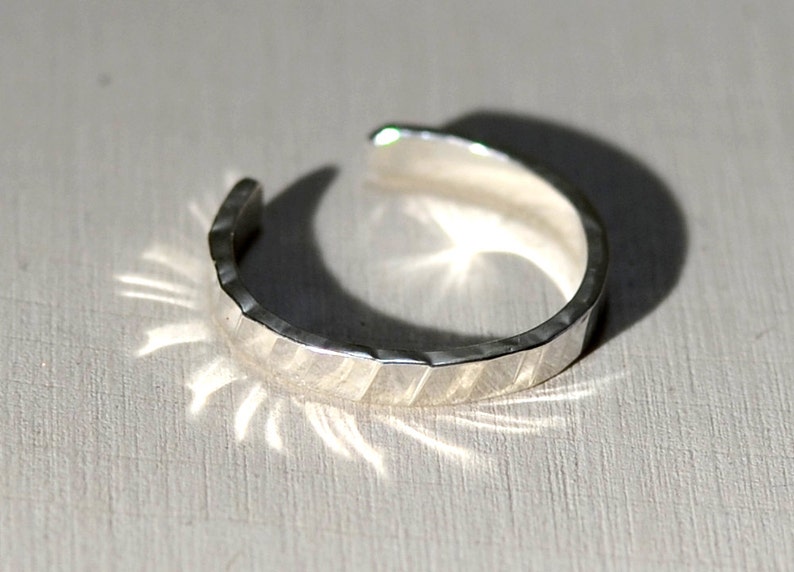 Toe ring in sterling silver with hammered design TR878 image 2