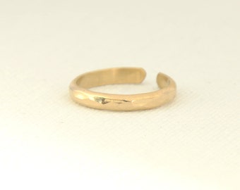 Gold filled toe ring - dainty toe ring - hammered gold toe ring - thin band toe ring - hammered ring - midi ring - TR112018108