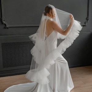 Short Veil Ivory Tulle Wedding Hair Cape Elegant Bride Classy Wedding Two Tier Ruffle Design Couture Bride Fairytale Look Bridal Accessory