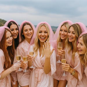 Short Veil Mini Pink Bridesmaid Veils for Bachelorette Party Barbie Bride Tulle Short Wedding Veil Bridesmaid Outfit for Bachelorette Party