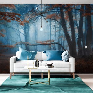 Murale da parete con foresta nebbiosa magica – Incantevole nebbia blu e foglie autunnali