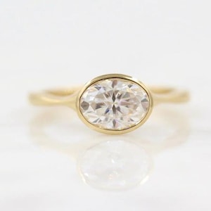 Bague diamant est-ouest, alliance en moissanite taille ovale, bague de fiançailles serti clos complet, cadeau d&#39;anniversaire classique, bague de mariage solitaire.