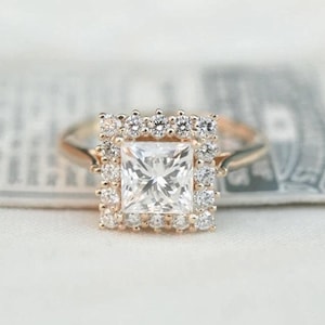 Princess Cut Moissaite Diamond Wedding Ring, Wonderful Halo Engagement Ring, Four Bubble Prong Set Ring, 18K Solid Gold Anniversary Gift.