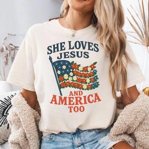 Sie liebt Jesus und Amerika auch Shirt: Retro 4. Juli Tee