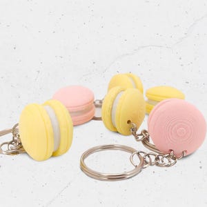 Pastel 3D Printed Macaron Keychain – Cute & Colorful Mini Charm Gift