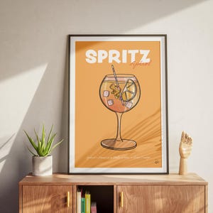 Aperol Spritz Poster – Orange Maskottchen Illustration – Cocktail Poster für Küche oder Bar Wanddekoration