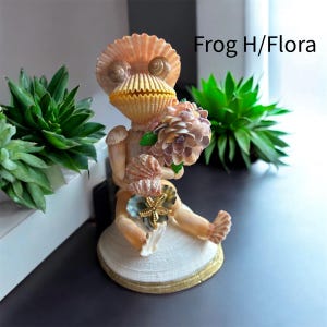 Handcrafted Seashell Frog Family--Coastal Animal Figurines--Seashell Frog Collectibles Frog H/Flora-52.00