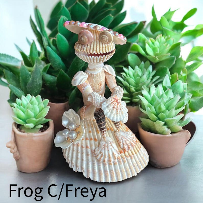 Handcrafted Seashell Frog Family--Coastal Animal Figurines--Seashell Frog Collectibles Frog C/Freya-45.00