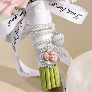Dije de ramo de novia con foto personalizada, dije de ramo de novia con perla envuelta, regalo conmemorativo para la novia, regalo para ella