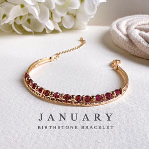 Doppellagiges Januar Geburtsstein Armband: Granat, 14k Gold-gefüllter, minimalistischer Schmuck