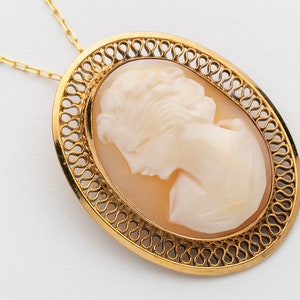collier camée vintage, camée de coquille sculptée à la main de jeune fille sertie d’or rempli, broche camée et pendentif combo sur chaîne de bordure, cadeau de bijoux antiques