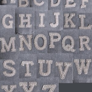 Letras de pérolas brancas e strass | Letras de A a Z | Bênçãos de pintura decorativa DIY, letras de roupas DIY