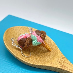 Eis Ohrringe // Spumoni Eis Waffeln // Essen Schmuck // MADE TO ORDER // Miniatur Essen Ohrhänger
