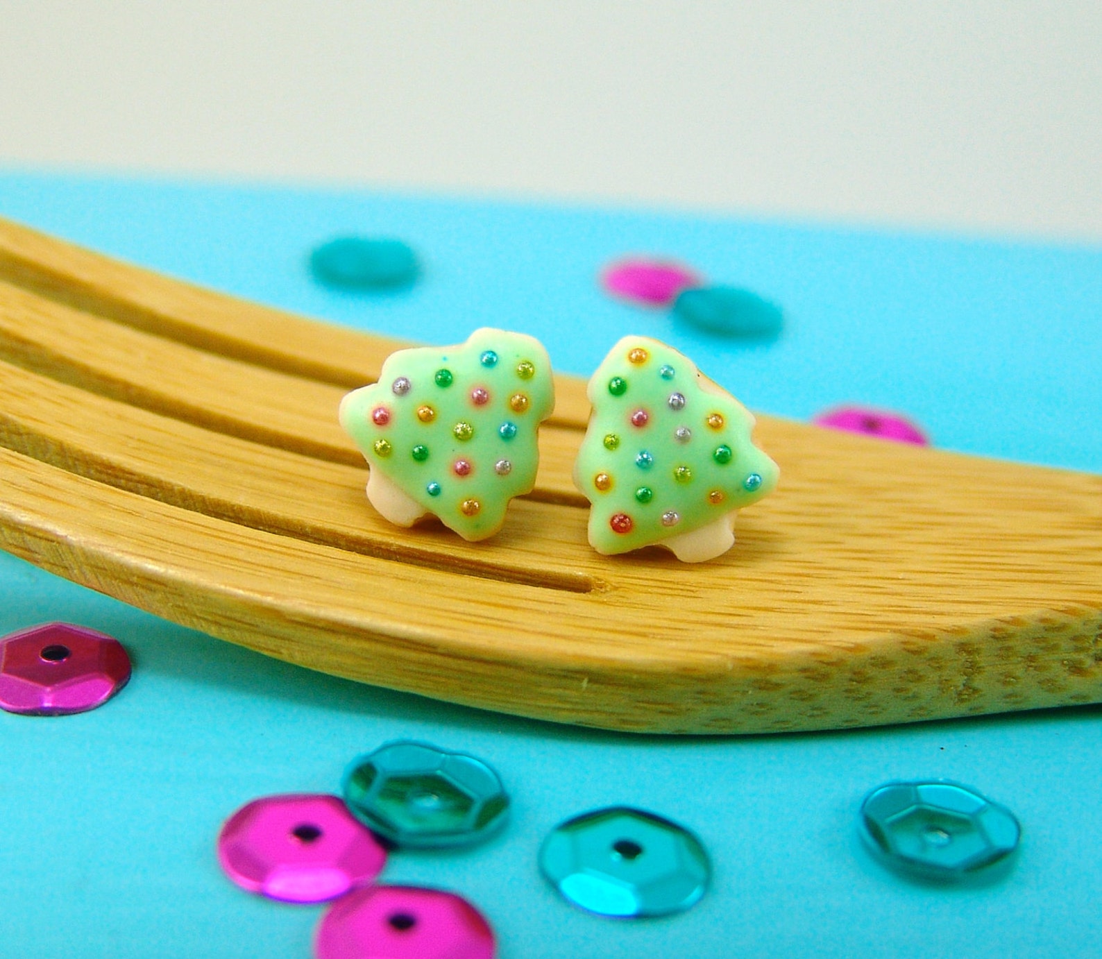 Christmas Earrings // MADE TO ORDER // Christmas Tree Cookie - Etsy