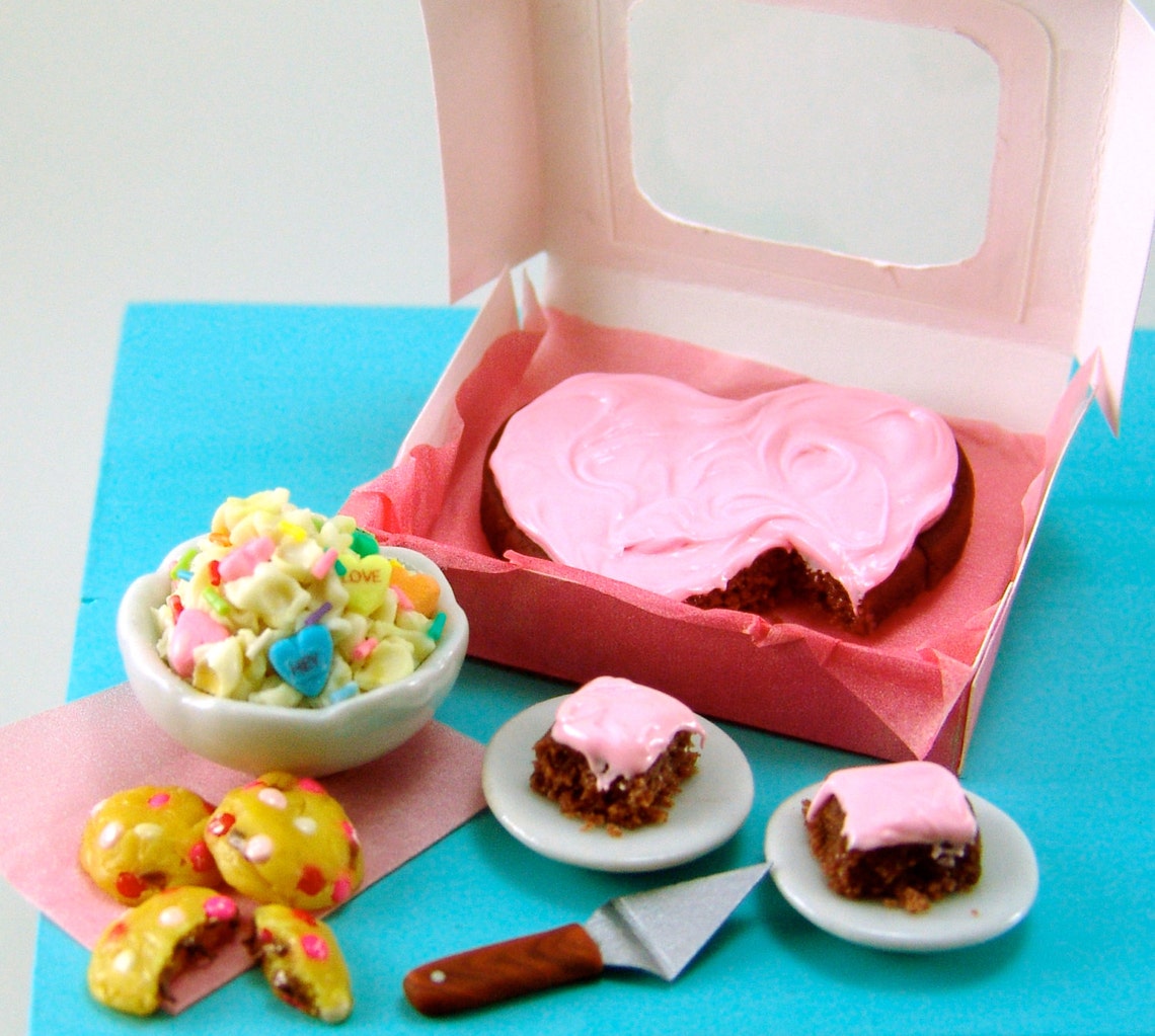 Miniature Tutorial - How to Sculpt Miniature Valentine's Day Foods From ...