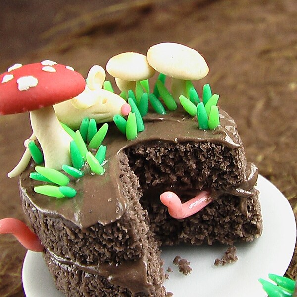 RESERVED FOR MINTERIORS Magic Mushroom Woodland Cake Set- 1/12 scale