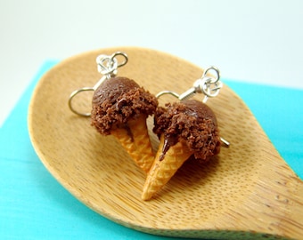 Pendientes de helado // Helado de chocolate // Joyas de comida // Pendientes de comida en miniatura HECHOS A PEDIDO