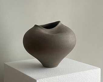 Gray Ceramic Vase, Handmade Design Vase, Ceramic Vessel, Stoneware Vase, Abstract Vase, Unique Vase, Home Decor, Housewarming Gift, Art Deco