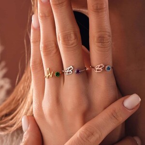 Bague initiale personnalisée avec pierre de naissance : bague lettre réglable en argent sterling, cadeau pour la Saint-Valentin