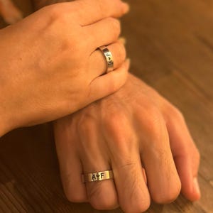 Anillos para parejas, anillo de bodas con letras, anillo de bodas, anillo personalizado, regalo para ella, regalo para el Día de la Madre