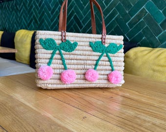 Handgemachte marokkanische Raffia Tasche mit Kirschen Design – Boho Summer Beach Tote