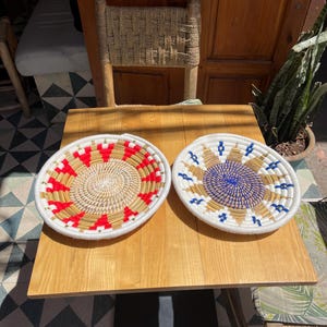 Handvävda marockanska rottingtallrikar, serveringsbrickor för frukt och bröd, berberväggdekor, boho korgset