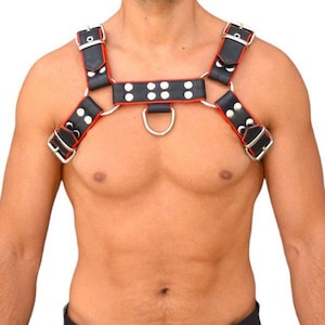 Harnais en cuir véritable pour homme, harnais en cuir de qualité supérieure, harnais de poitrine bouledogue fétiche fabriqué à la main avec passepoil rouge, ajustement réglable.