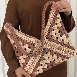 Grand-mère carré triangle fourre-tout au crochet, sac à bandoulière bohème, sac au crochet pour t-shirt PDF