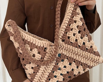 Granny Square Triangle Tote Crochet Pattern, Boho Shoulder Bag, T-Shirt Yarn Crochet Bag PDF