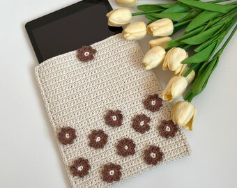 かぎ針編みの花柄iPadスリーブパターン：DIYタブレットカバー