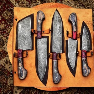 Hand-Forged Damascus Steel Kitchen Knife Set: Chef Knives with Leather Roll