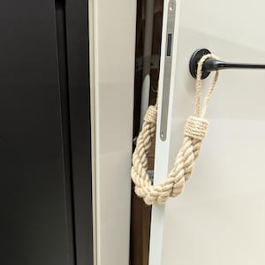 Braided Jute Door Stopper – Rustic 3-Strand Rope Doorstop