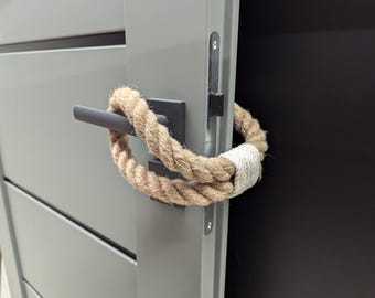 Fermaporta in juta con decoro bianco: un accessorio elegante ed ecologico per i tuoi interni