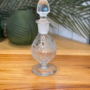 Vintage signed Hawkes etched clear glass perfume bottle with stopper
