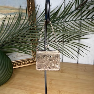 Vintage miniatyr sterlingsilverväska eller pilleraskhänge för docka eller smycken