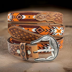 Met kralen bewerkte westerse gegraveerde leren riem 100% echte volnerf koeienhuid gegraveerd gepersonaliseerde handgemaakte echte cowboyriem