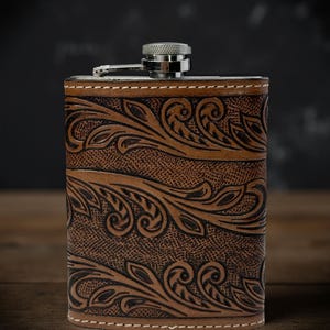 Western Carved Leather Wrapped Flask, Cowboy Rodeo Flask, Leather Flask Groomsmen Best Man Gifts Father&#39;s Day Gift Dad&#39;s Gift