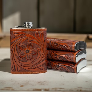 Western Carved Leather Wrapped Flask, Cowboy Rodeo Flask, Leather Flask Groomsmen Best Man Gifts Father&#39;s Day Gift Dad&#39;s Gift