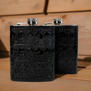 Western Carved Leather Wrapped Flask, Cowboy Rodeo Flask, Leather Flask Groomsmen Best Man Gifts Father&#39;s Day Gift Dad&#39;s Gift