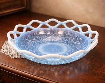 Vintage Imperial Glass 'Katy' Muster opalisierende blaue Glasschale.
