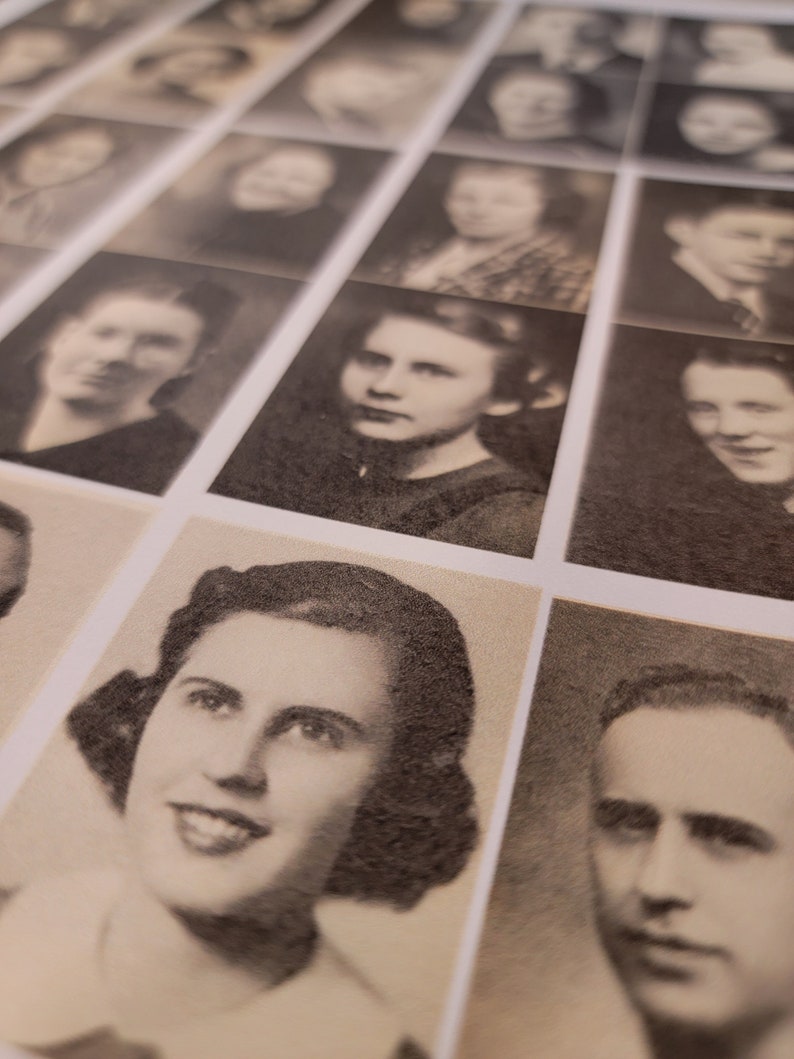 Op de afbeelding: Zwart-witfoto's van mensen, gerangschikt in rijen. De foto's zijn in vintage stijl en tonen mensen van verschillende leeftijden en met verschillende uitdrukkingen.