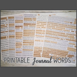 Puede incluir: Un conjunto de palabras de diario imprimibles en pequeñas tarjetas con una estética vintage. Las tarjetas presentan una variedad de citas y frases inspiradoras en un esquema de color marrón y blanco. Las palabras están impresas en un papel texturizado con un aspecto ligeramente desgastado.